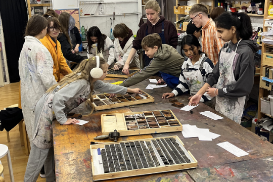 IK Klassen erleben Druckkunst hautnah