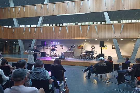 Tanz in den Mai mit den „Hewalds“